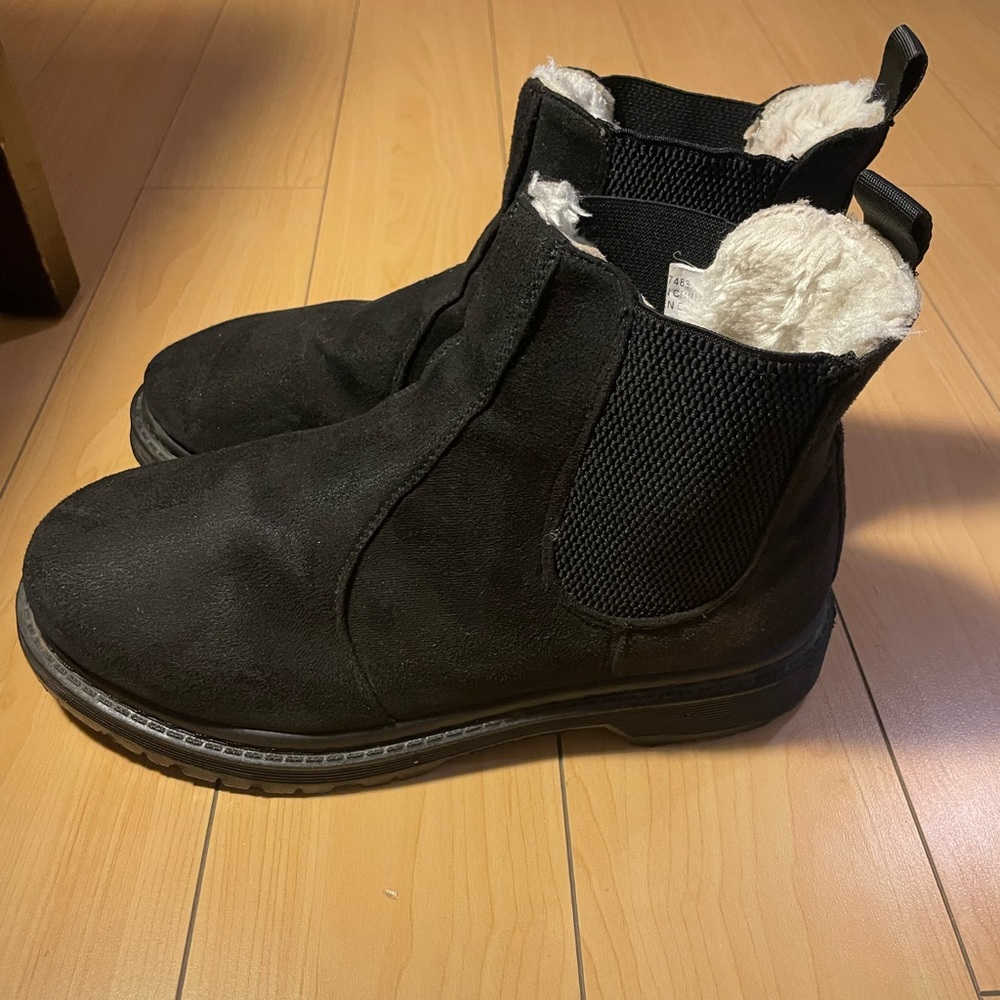 Boots - Picture 4 of 5